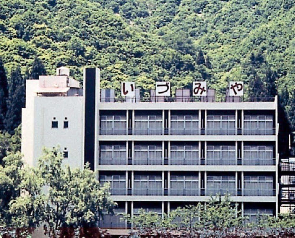 Izumiya Ryokan Uonuma ภายนอก รูปภาพ